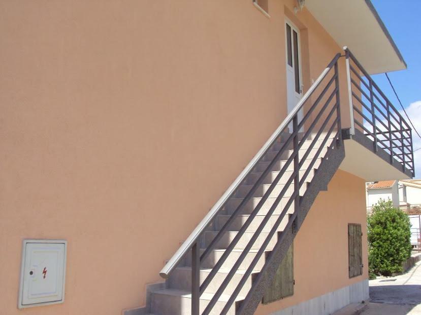 Apartment Tina, 30 M From Beach, Podstrana Exterior foto